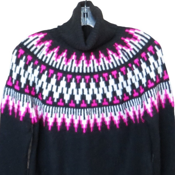 Line & Dot Black and Pink Patterned Turtleneck Sweater - Picture 5 of 12